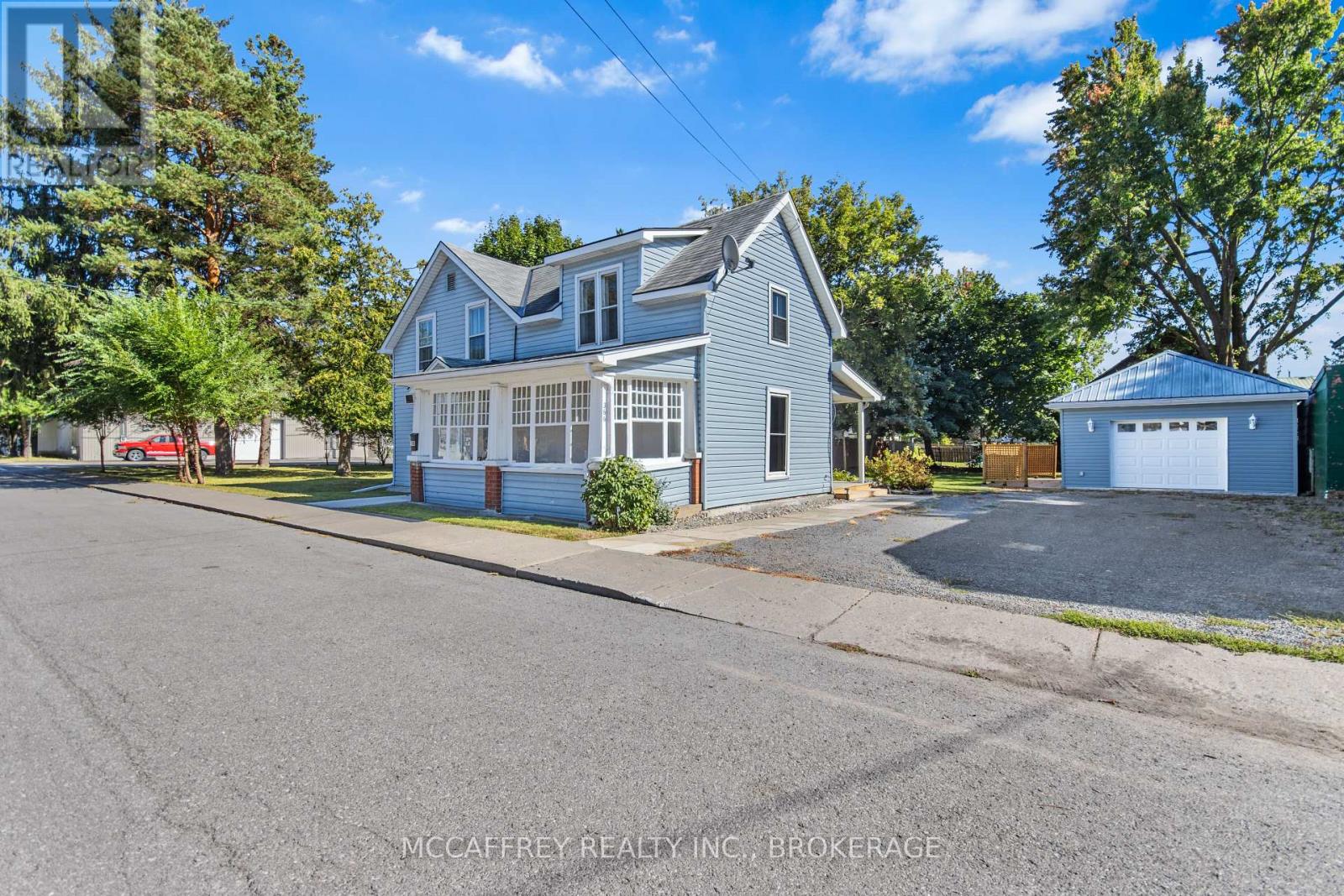 Property at 366 THOMAS STREET image 3
