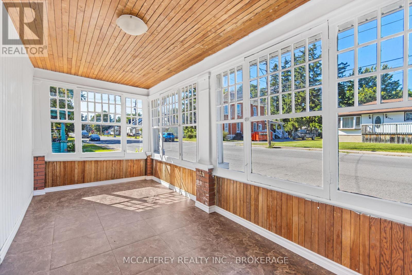 Property at 366 THOMAS STREET image 5