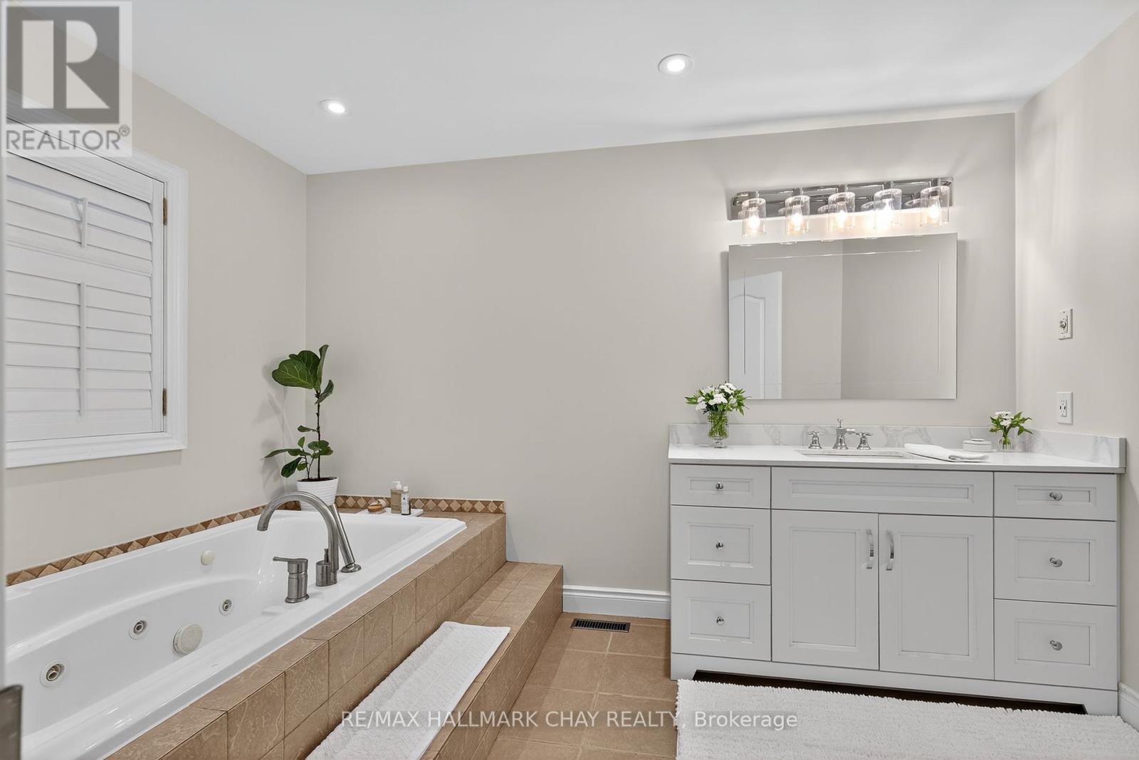 3954 Lakeview Road, Innisfil, Ontario  L9S 2V5 - Photo 30 - N12251071