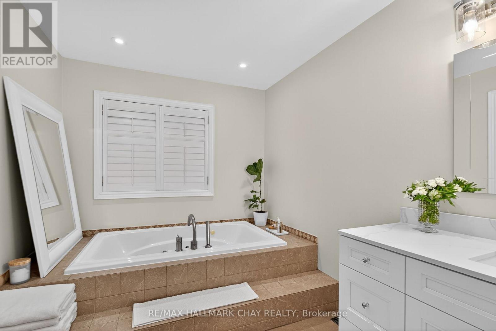 3954 Lakeview Road, Innisfil, Ontario  L9S 2V5 - Photo 31 - N12251071