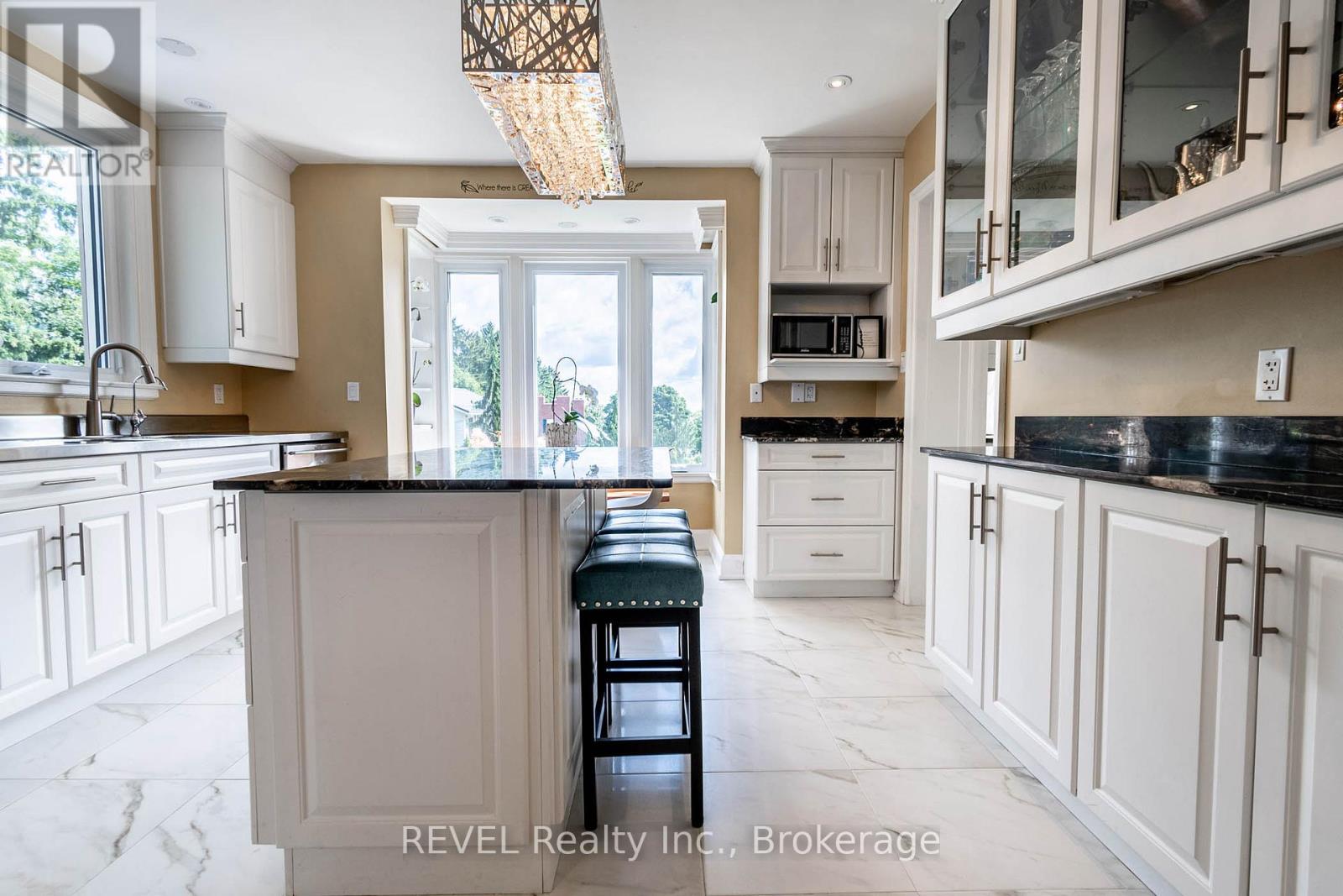 9 Shaldan Lane, Pelham, Ontario  L0S 1E0 - Photo 17 - X12255355