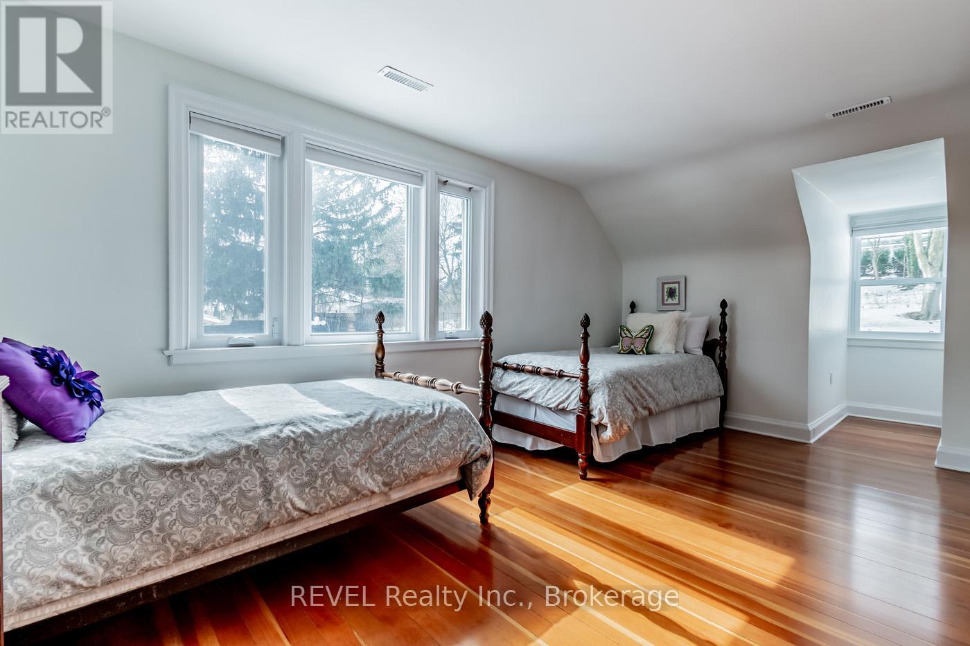 9 Shaldan Lane, Pelham, Ontario  L0S 1E0 - Photo 32 - X12255355