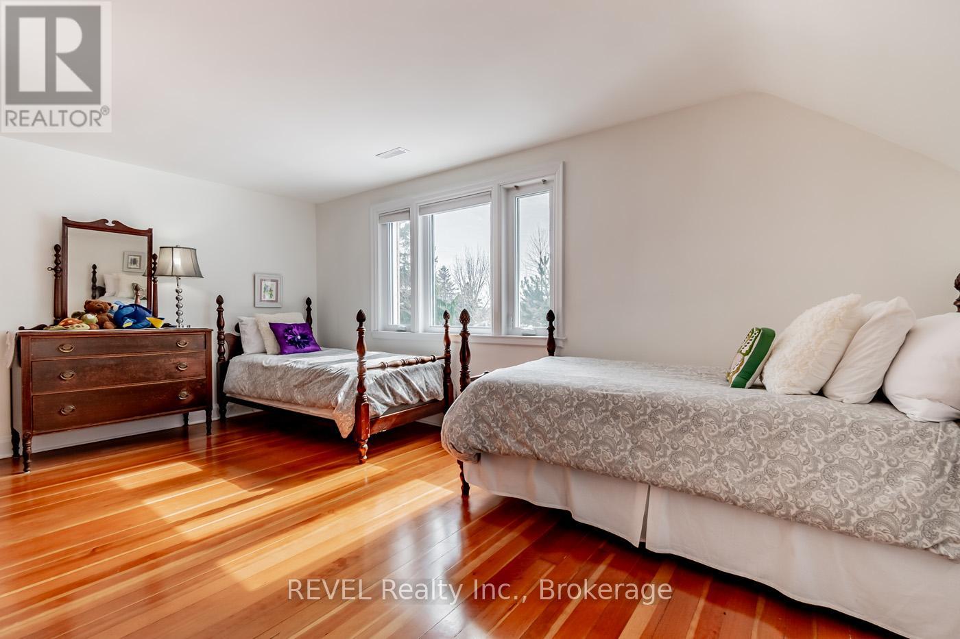 9 Shaldan Lane, Pelham, Ontario  L0S 1E0 - Photo 33 - X12255355