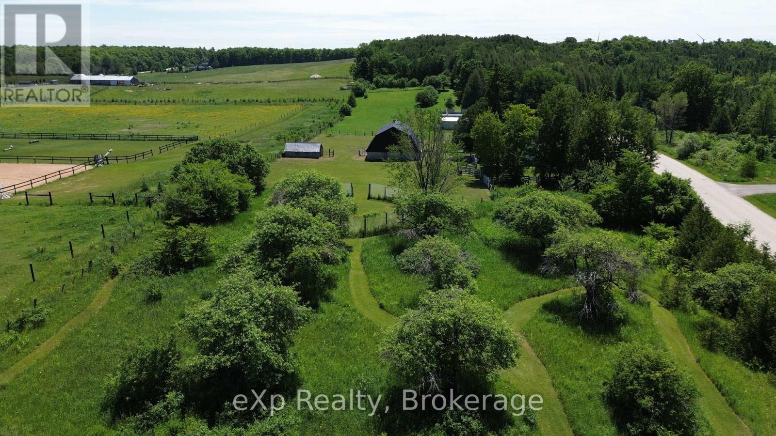 125 Lake Drive, West Grey, Ontario  N0C 1H0 - Photo 4 - X12255344
