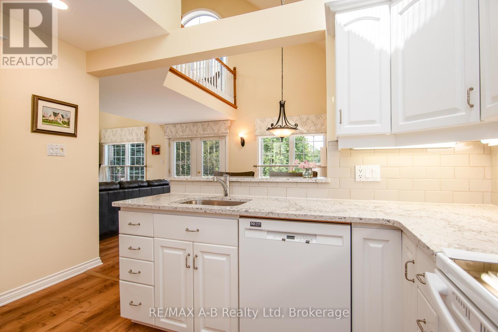 292 Woods Street, Stratford, Ontario  N5A 7T4 - Photo 22 - X12255396