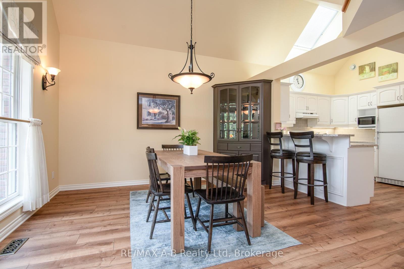 292 Woods Street, Stratford, Ontario  N5A 7T4 - Photo 25 - X12255396