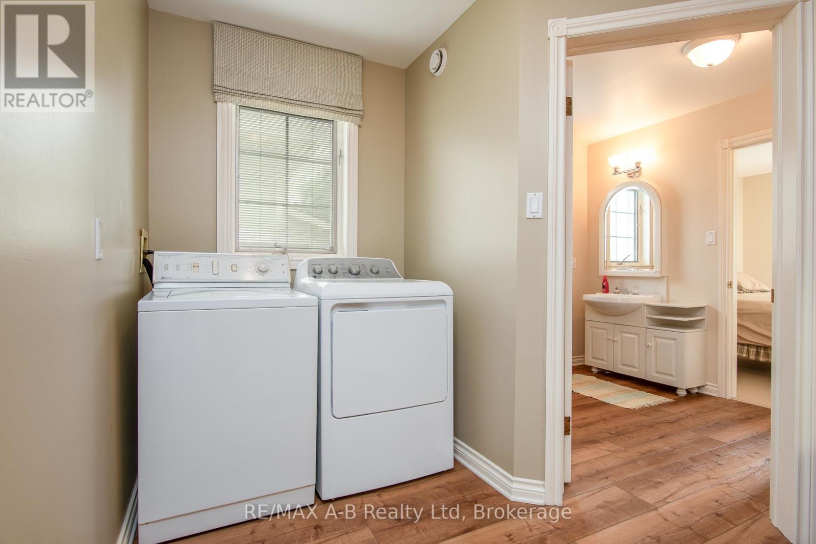 292 Woods Street, Stratford, Ontario  N5A 7T4 - Photo 33 - X12255396