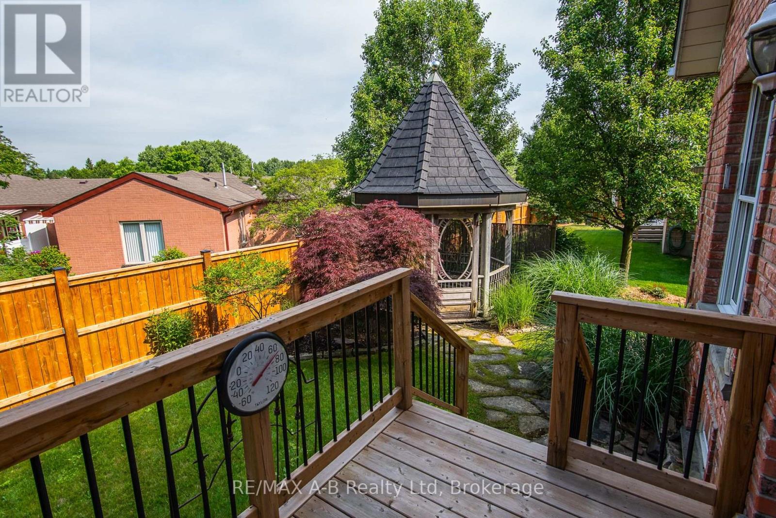 292 Woods Street, Stratford, Ontario  N5A 7T4 - Photo 9 - X12255396