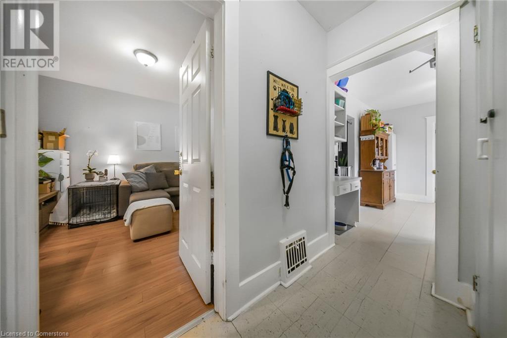 Property at 54 LAUREL Street image 5