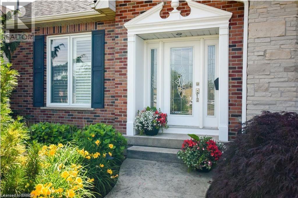 Property at 51 QUEENSWAY Drive image 5