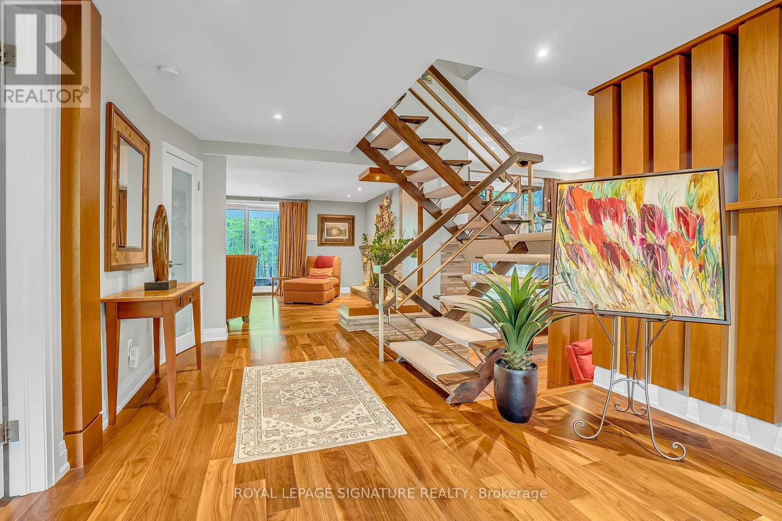 Property at 8 SILVERDALE CRESCENT image 4