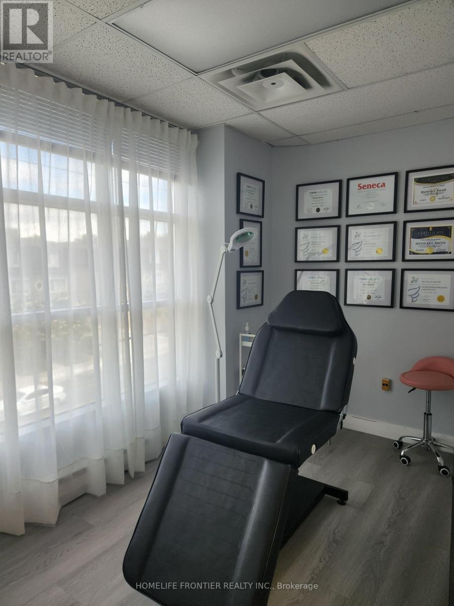 301 - 77 Finch Avenue W, Toronto, Ontario  M2N 2H5 - Photo 3 - C12255488