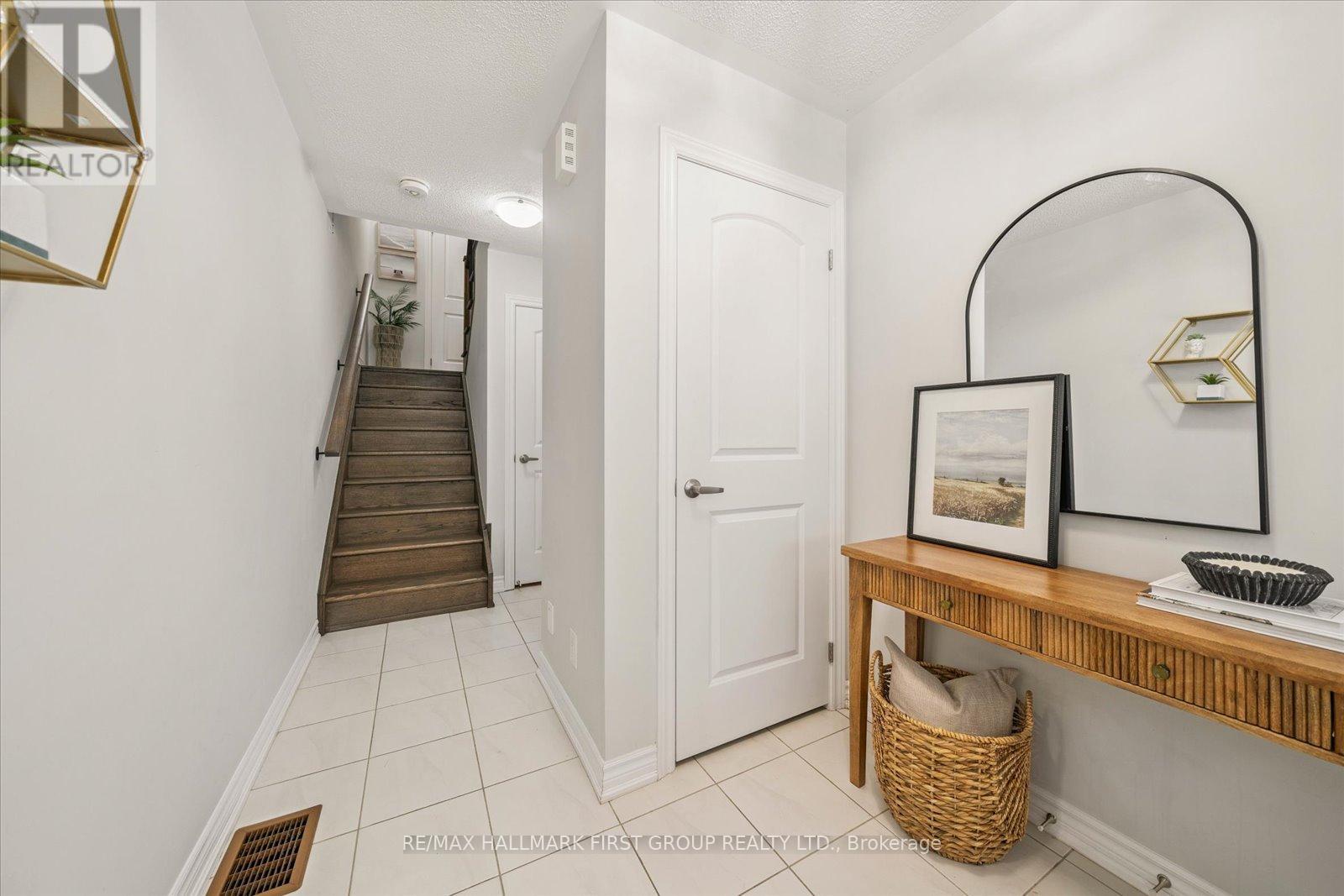 Property at 36 AMULET WAY image 4