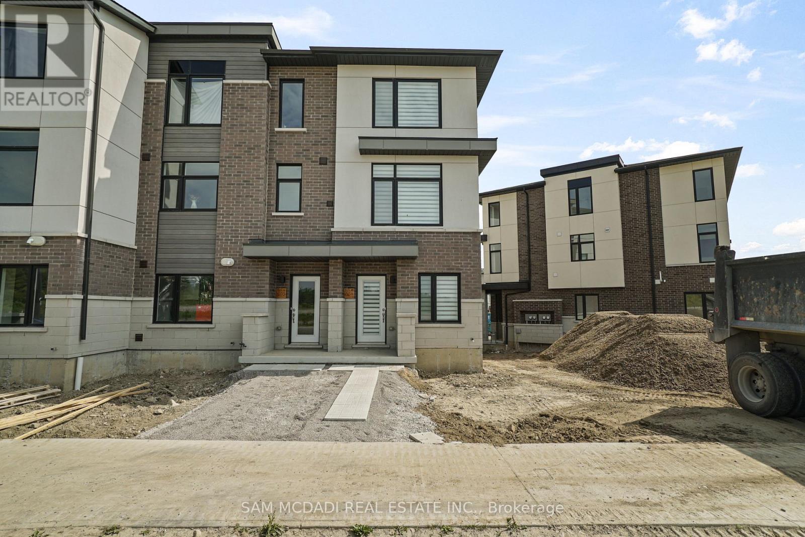 Property at 601 - 1695 DERSAN STREET image 2