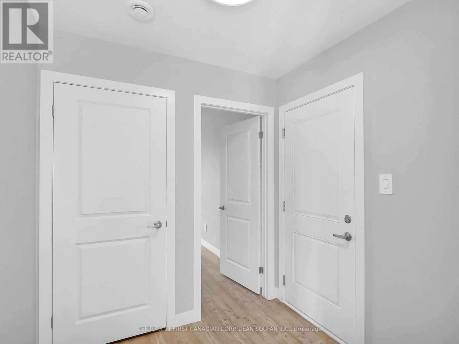 8 - 349 Southdale Road E, London South, Ontario  N6E 1A2 - Photo 9 - X12255611