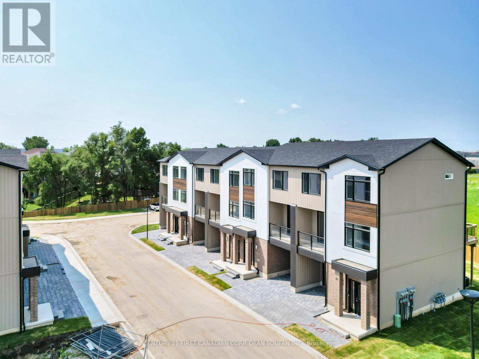22 - 349 Southdale Road E, London South, Ontario  N6E 0B9 - Photo 4 - X12255617