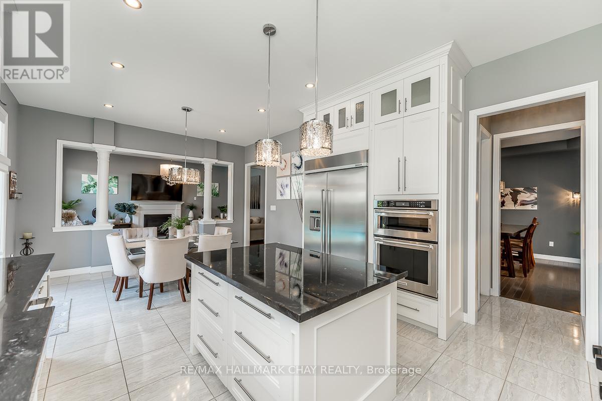 51 Cloverhill Crescent, Innisfil, Ontario  L0L 1L0 - Photo 15 - N12255502