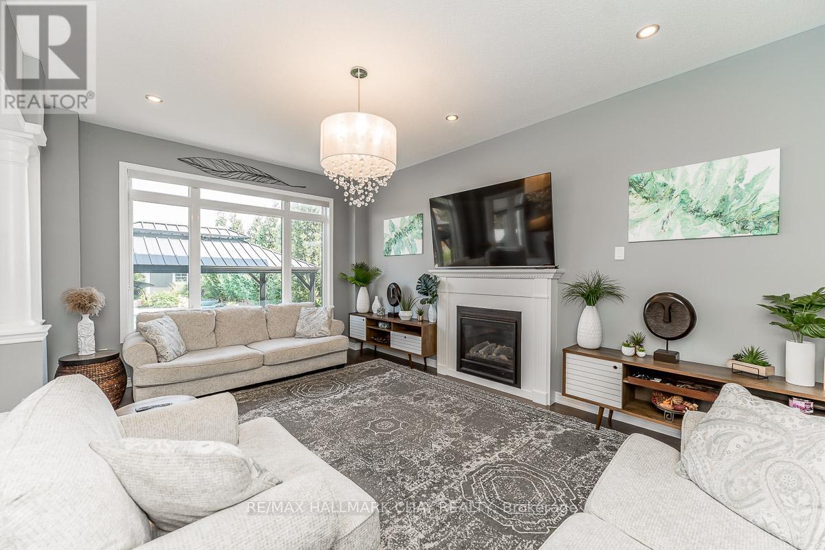 51 Cloverhill Crescent, Innisfil, Ontario  L0L 1L0 - Photo 18 - N12255502