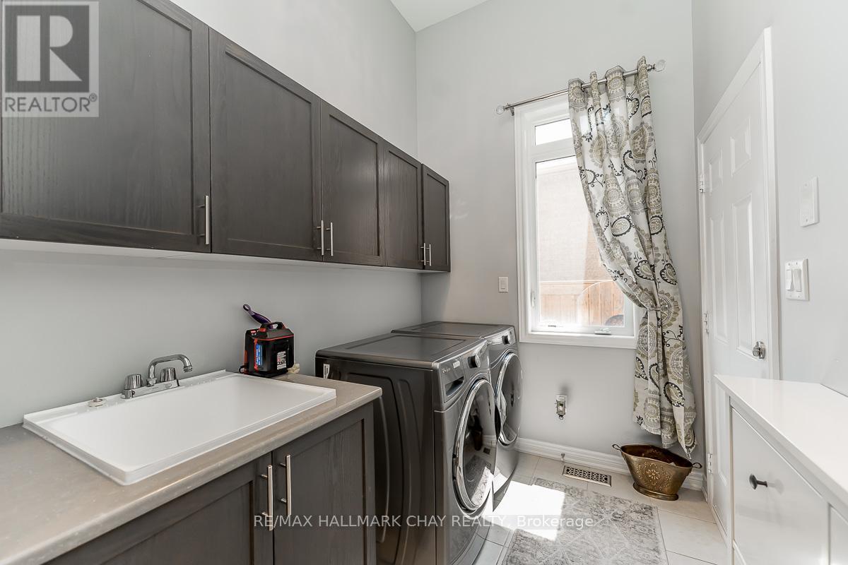 51 Cloverhill Crescent, Innisfil, Ontario  L0L 1L0 - Photo 22 - N12255502