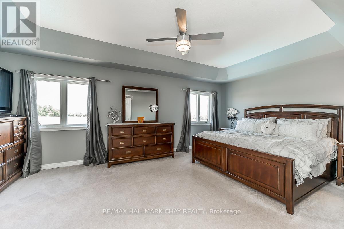 51 Cloverhill Crescent, Innisfil, Ontario  L0L 1L0 - Photo 25 - N12255502