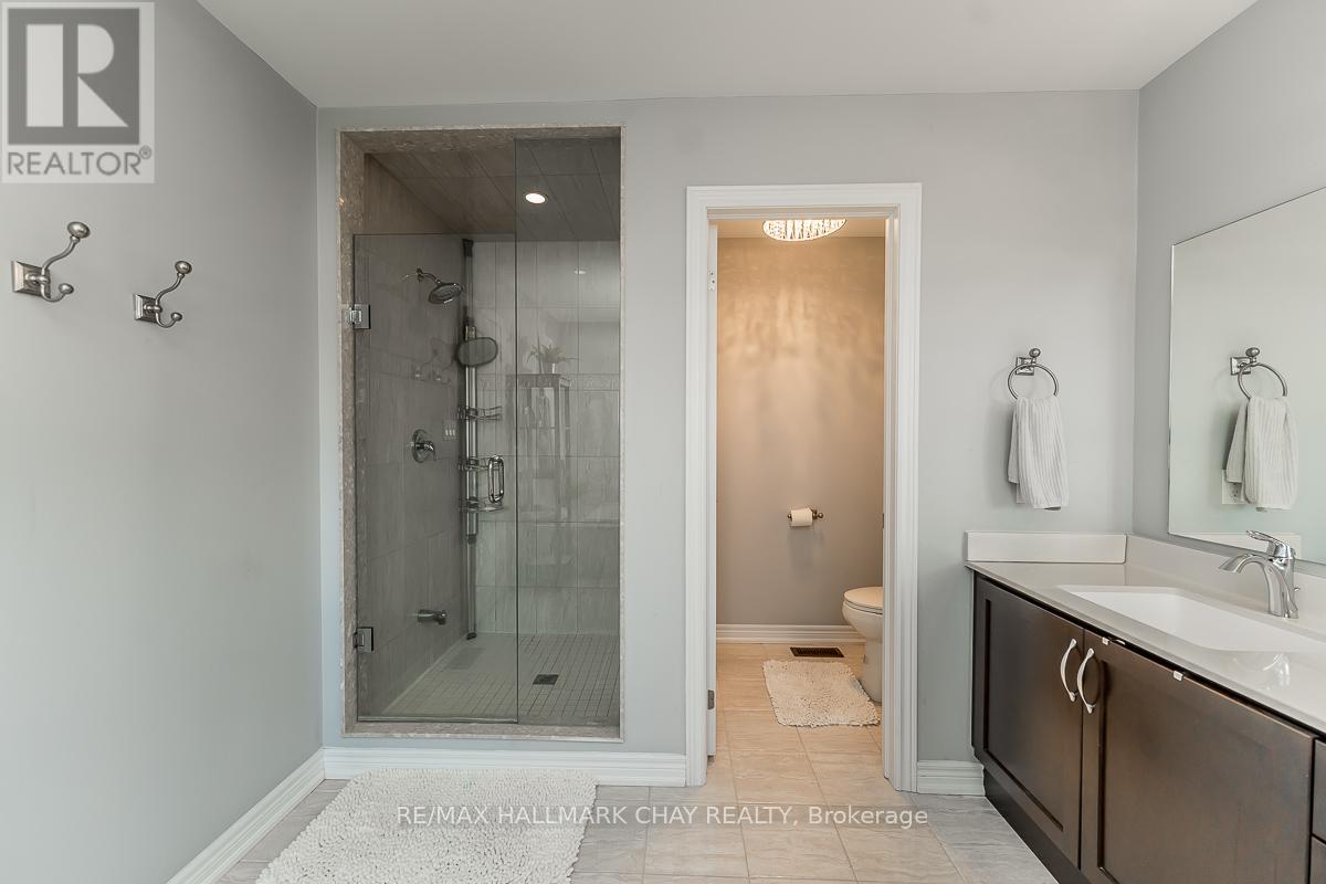 51 Cloverhill Crescent, Innisfil, Ontario  L0L 1L0 - Photo 28 - N12255502