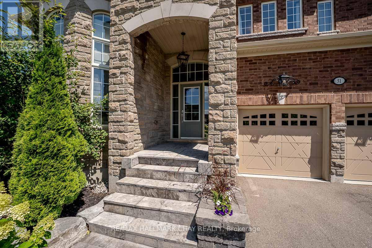 51 Cloverhill Crescent, Innisfil, Ontario  L0L 1L0 - Photo 3 - N12255502