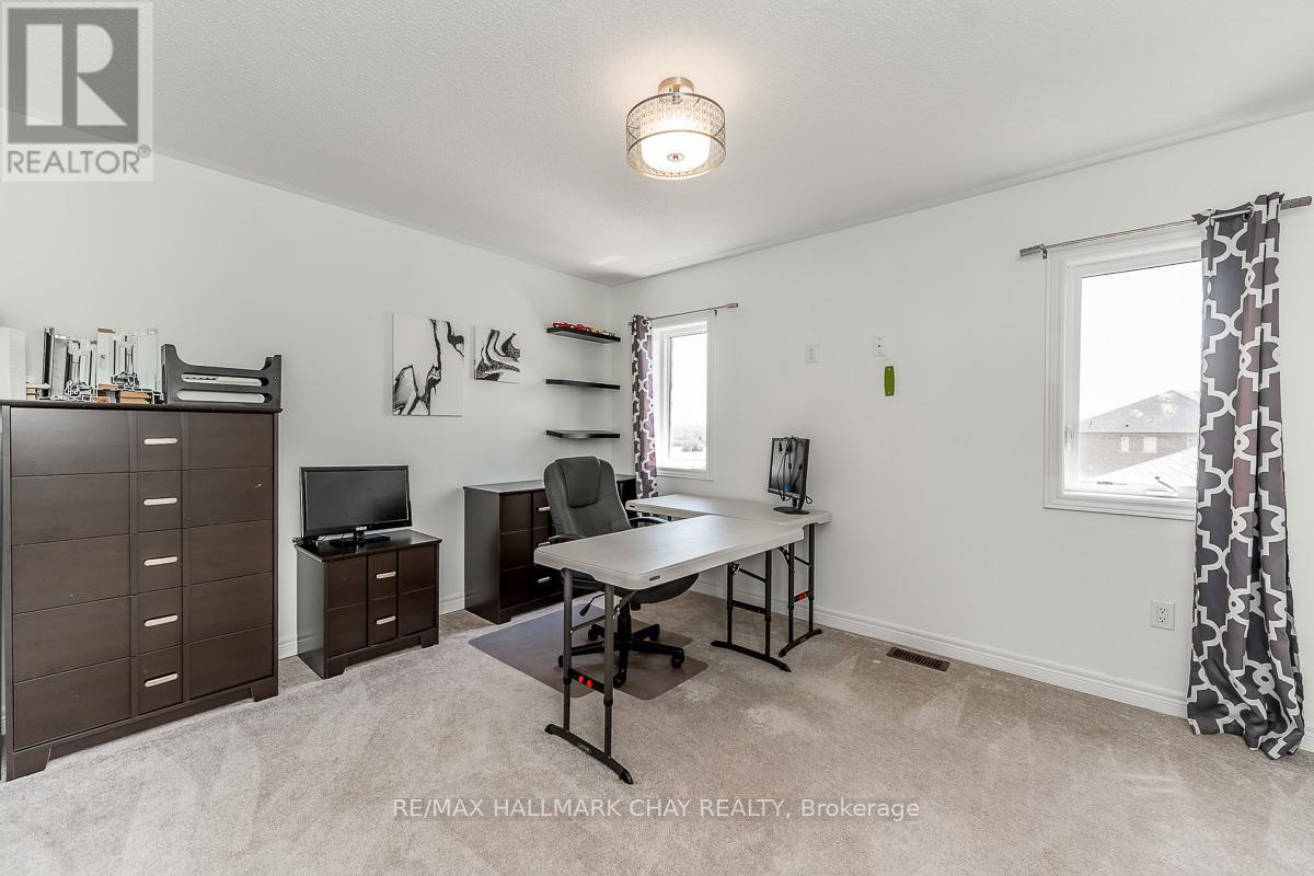 51 Cloverhill Crescent, Innisfil, Ontario  L0L 1L0 - Photo 30 - N12255502
