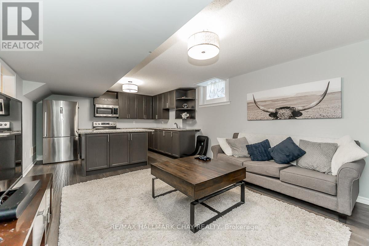 51 Cloverhill Crescent, Innisfil, Ontario  L0L 1L0 - Photo 34 - N12255502