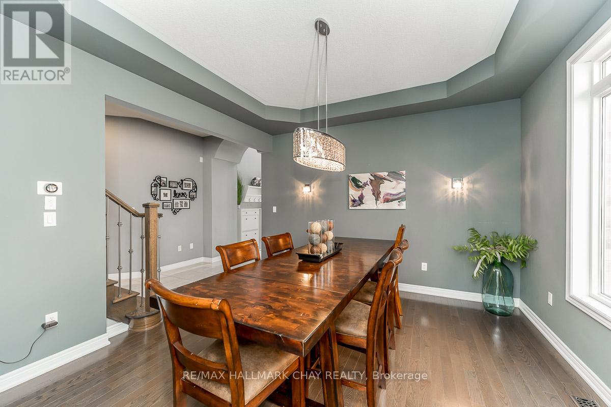 51 Cloverhill Crescent, Innisfil, Ontario  L0L 1L0 - Photo 6 - N12255502