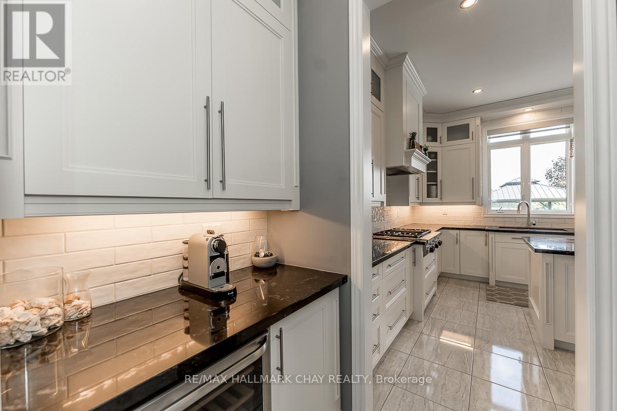 51 Cloverhill Crescent, Innisfil, Ontario  L0L 1L0 - Photo 7 - N12255502