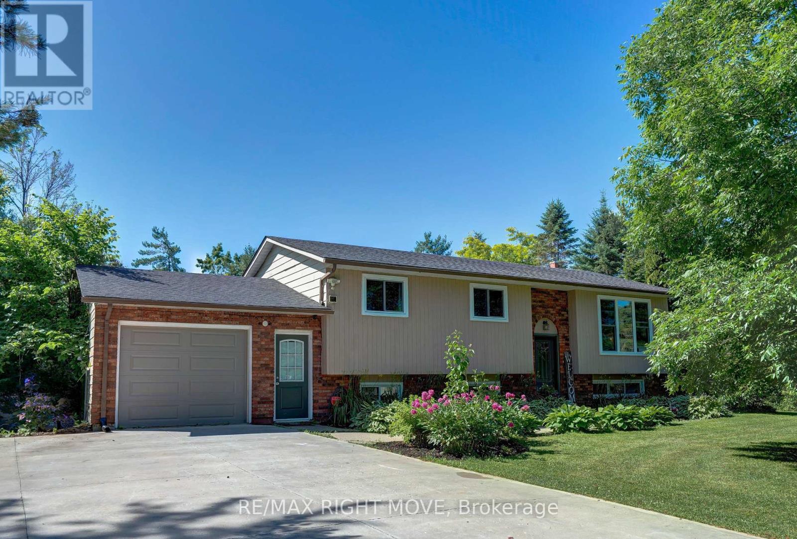 Property at 2268 THOMSON CRESCENT image 1