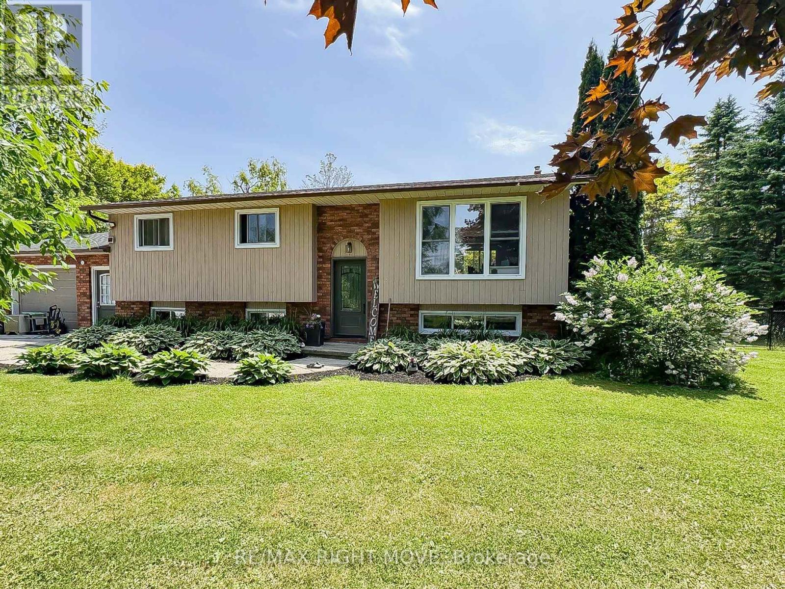 Property at 2268 THOMSON CRESCENT image 3