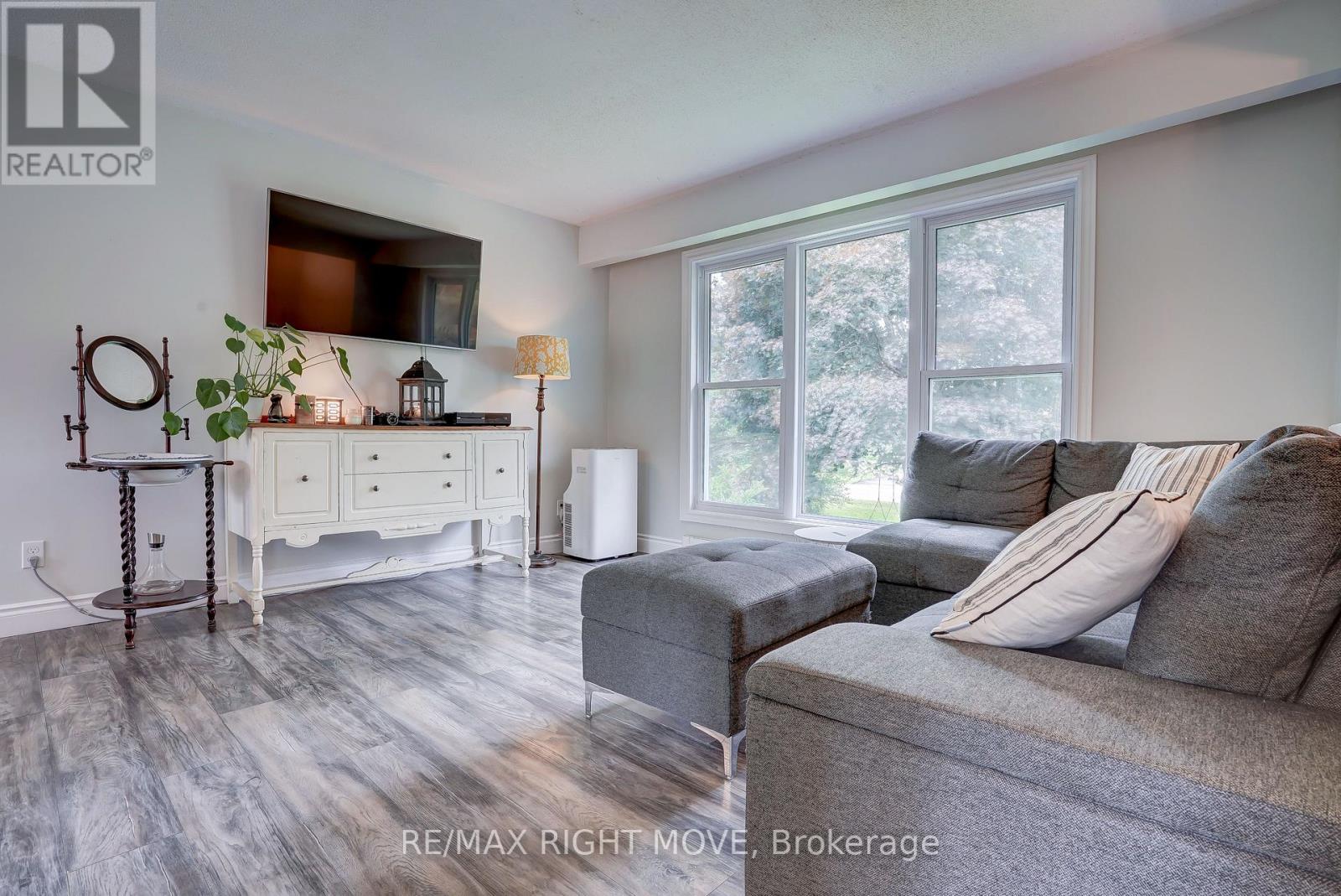 Property at 2268 THOMSON CRESCENT image 4