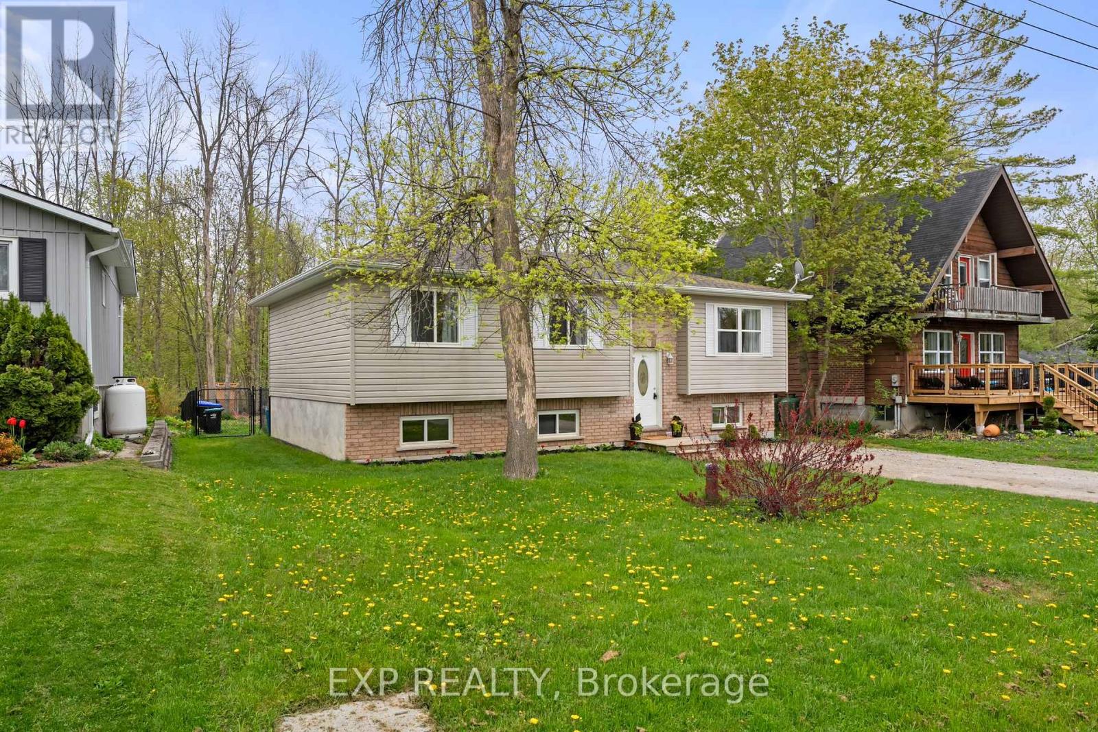 Property at 3995 WOODLAND DRIVE image 4
