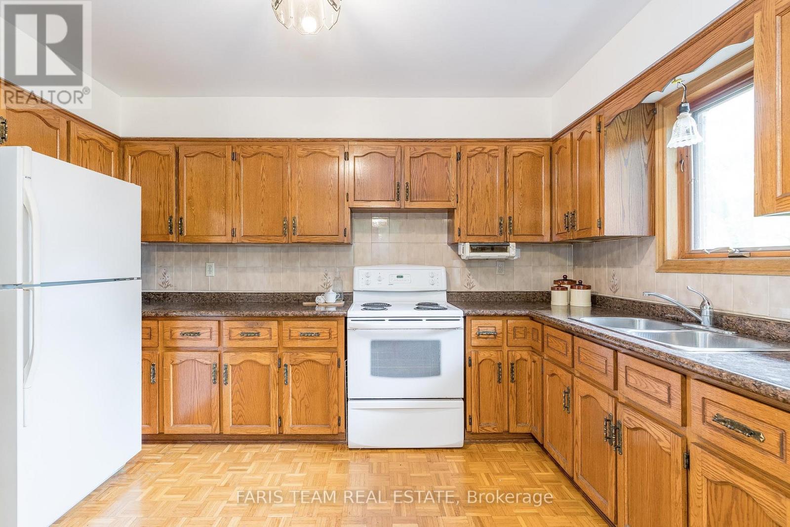 Property at 519 TINY BEACHES ROAD N image 5