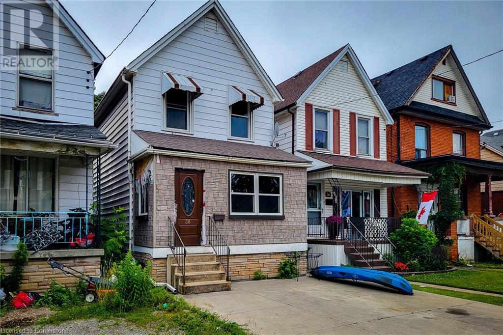Property at 38 GLENDALE Avenue N image 1