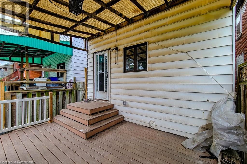 Property at 38 GLENDALE Avenue N image 5
