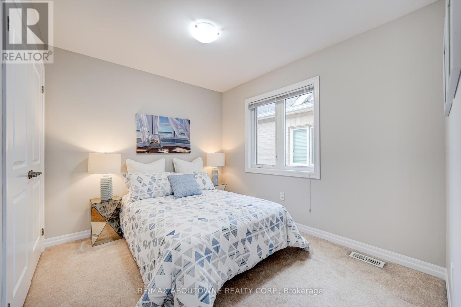 385 Dahlia Trail, Oakville, Ontario  L6M 4M2 - Photo 14 - W12255372