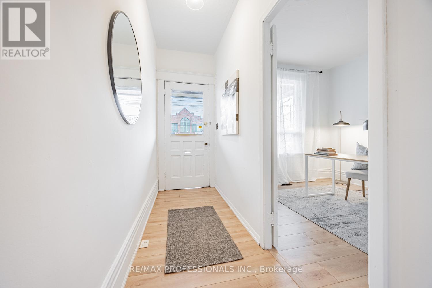 Property at 2398 ST CLAIR AVENUE W image 3