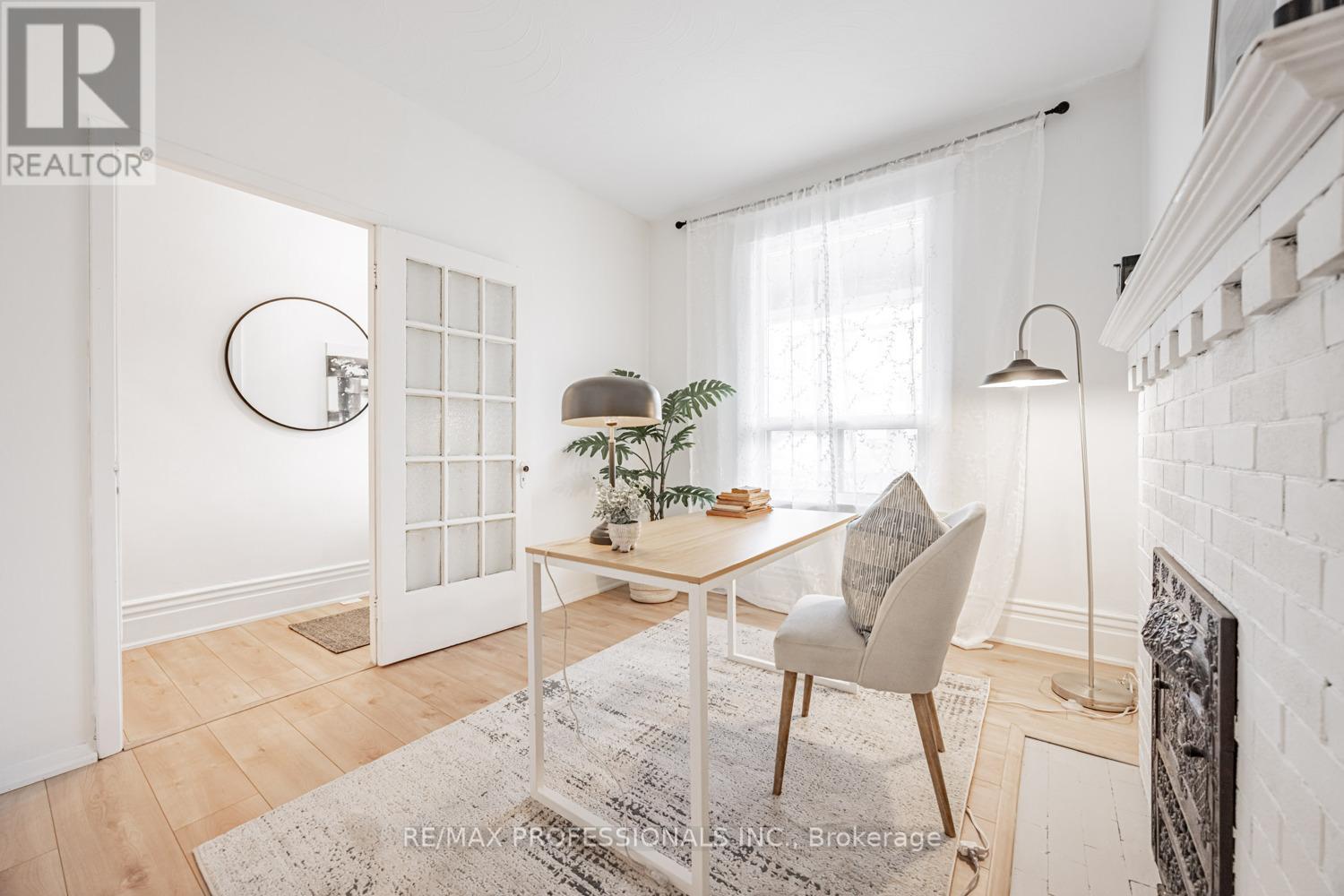 Property at 2398 ST CLAIR AVENUE W image 4