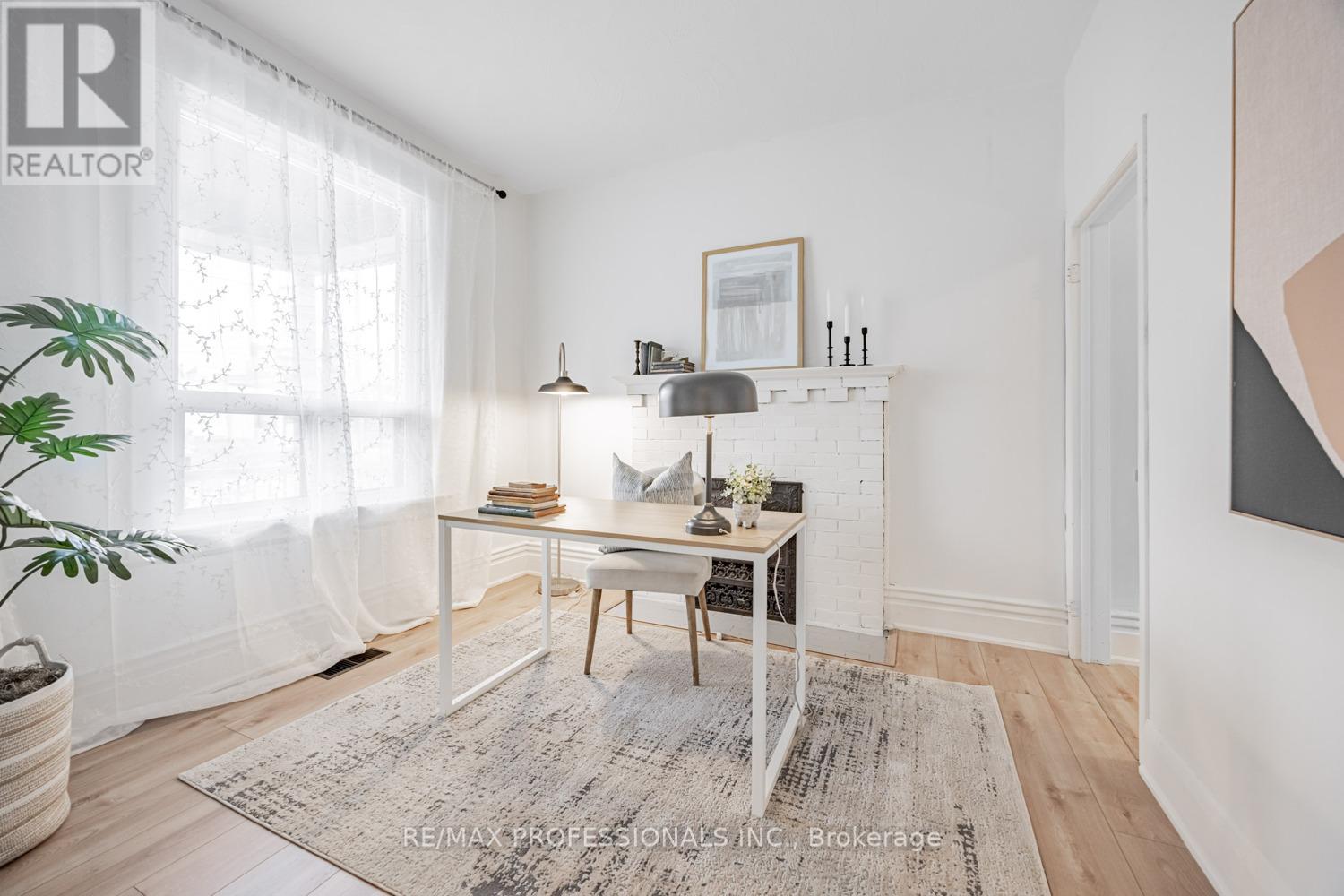 Property at 2398 ST CLAIR AVENUE W image 5