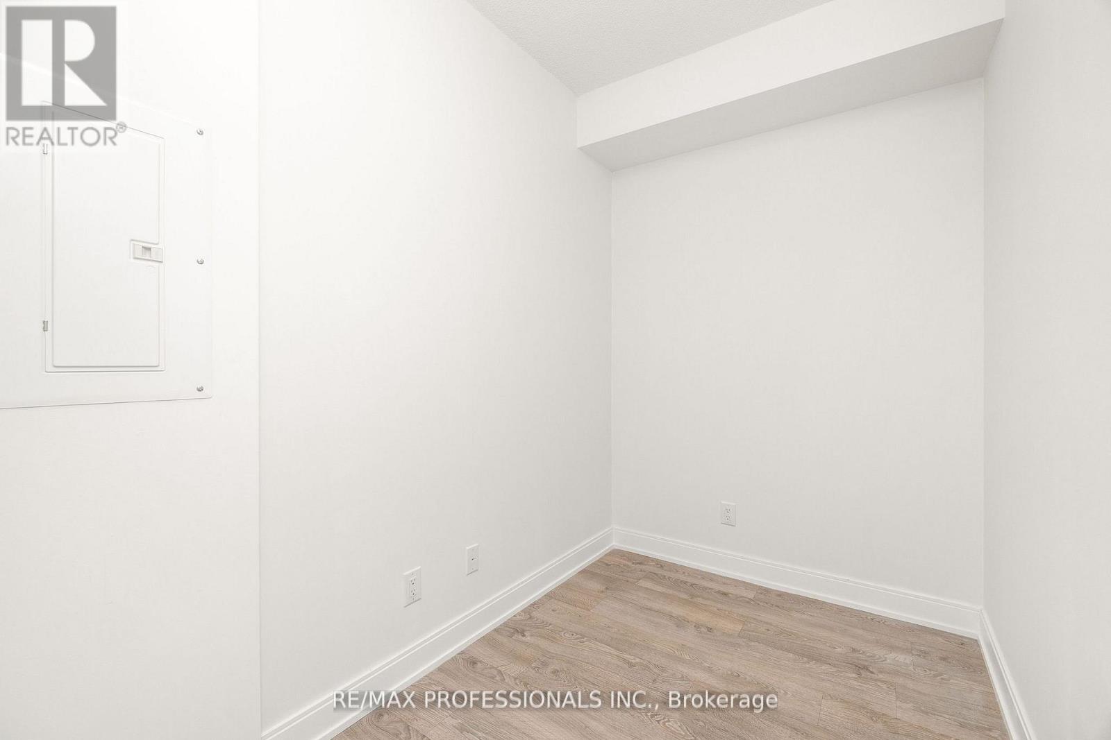 1106 - 70 Annie Craig Drive, Toronto, Ontario M8V 0G2 - Photo 4 - W12255549