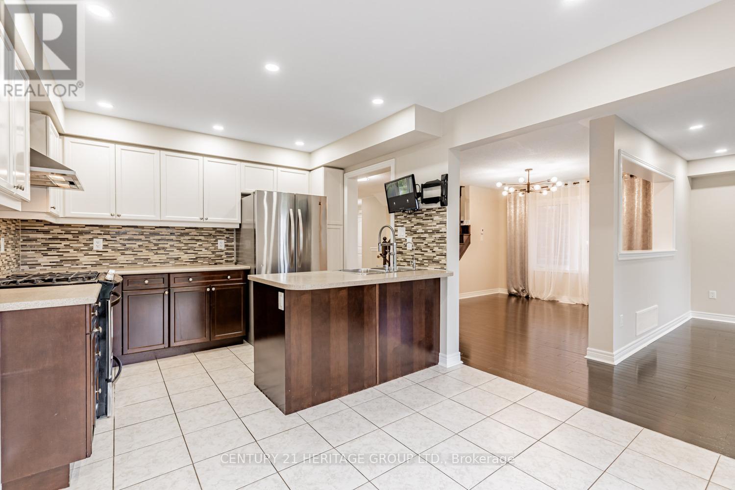 67 Acorn Lane, Bradford West Gwillimbury, Ontario  L3Z 0H5 - Photo 11 - N12225533