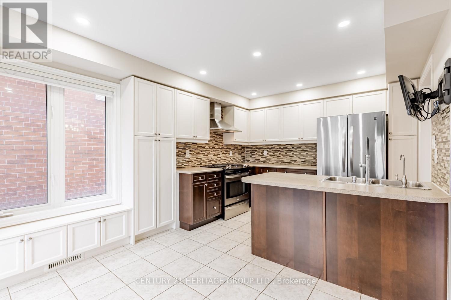 67 Acorn Lane, Bradford West Gwillimbury, Ontario  L3Z 0H5 - Photo 12 - N12225533