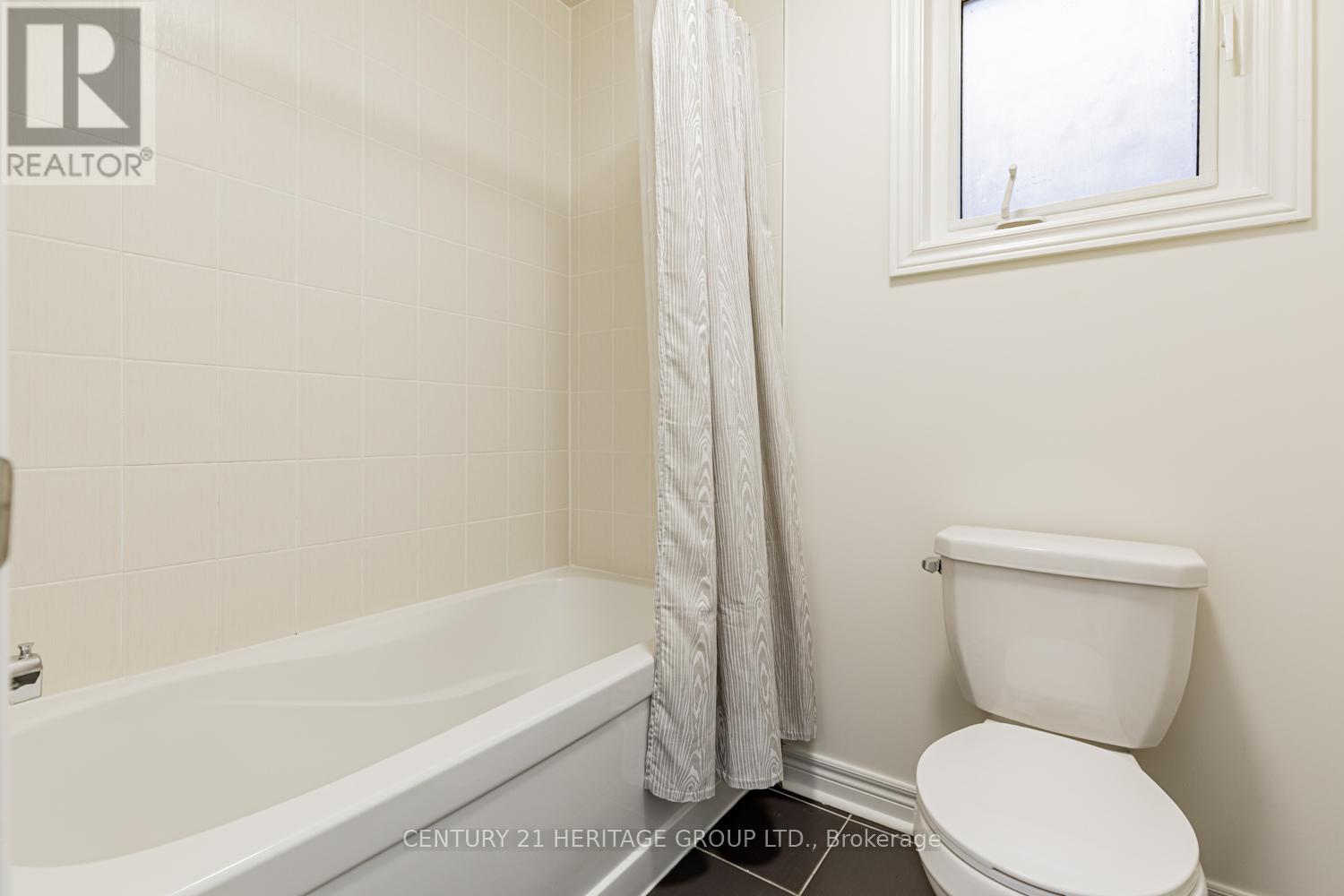 67 Acorn Lane, Bradford West Gwillimbury, Ontario  L3Z 0H5 - Photo 20 - N12225533