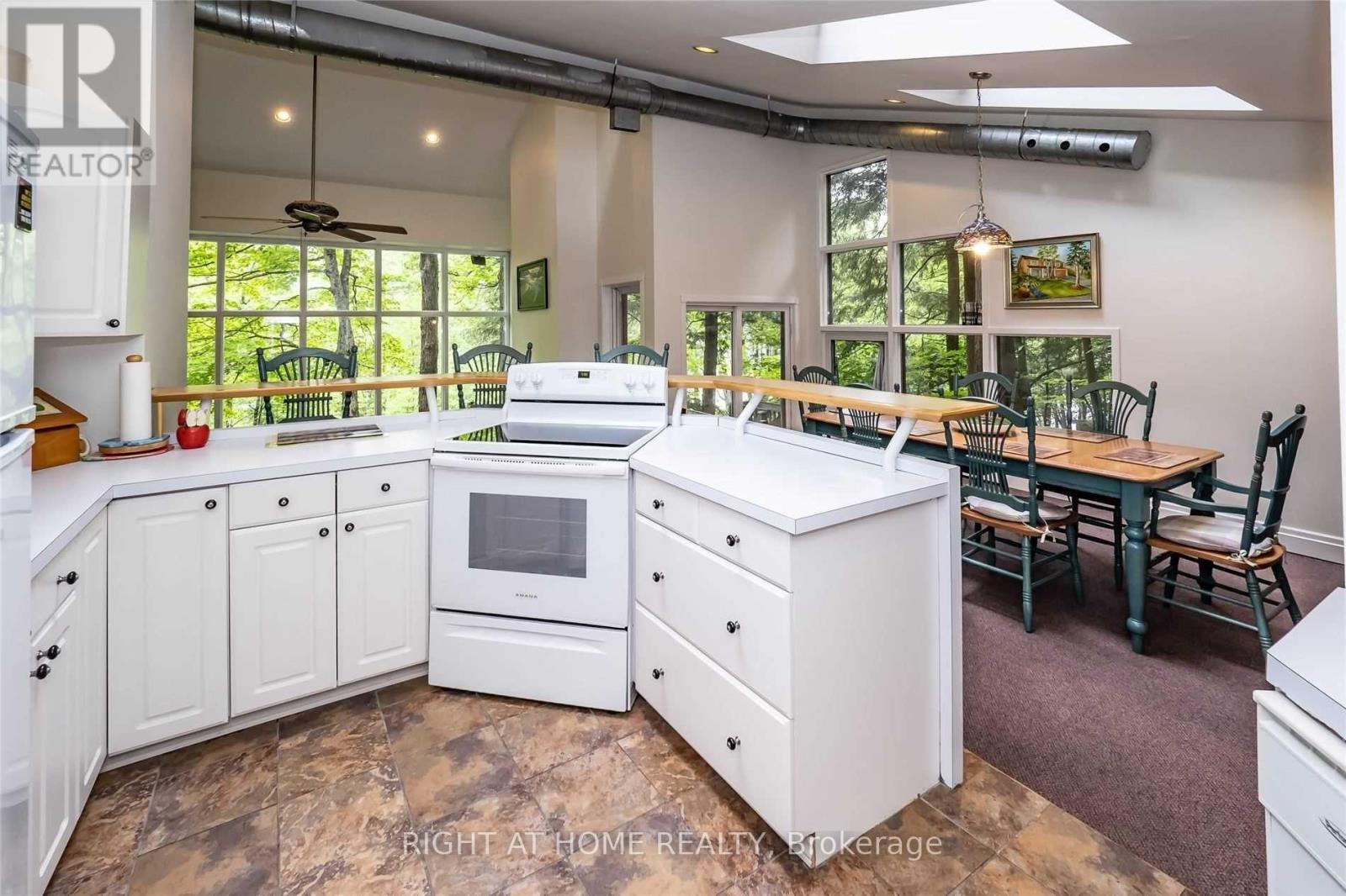 # 10 - 1326 Windermere Road, Muskoka Lakes, Ontario  P0B 1M0 - Photo 22 - X12255398