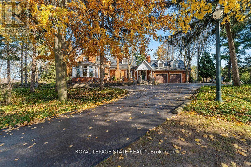 492 Governors Road, Hamilton, Ontario  L9H 5E3 - Photo 13 - X12255466
