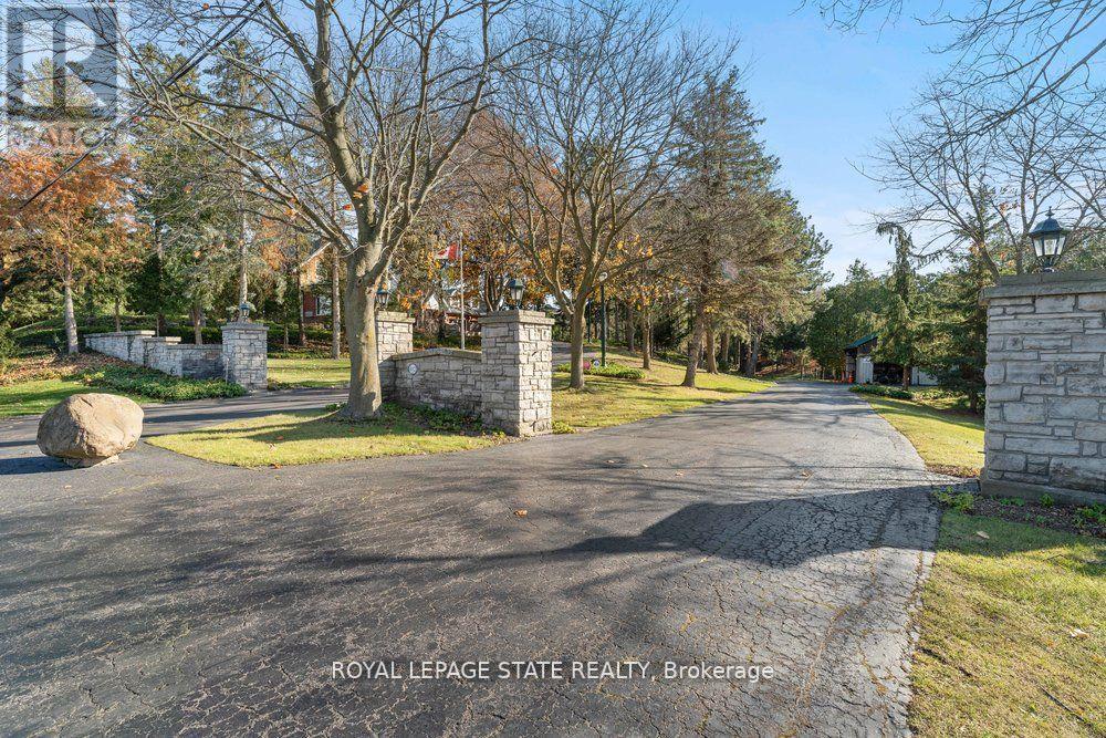 492 Governors Road, Hamilton, Ontario  L9H 5E3 - Photo 14 - X12255466