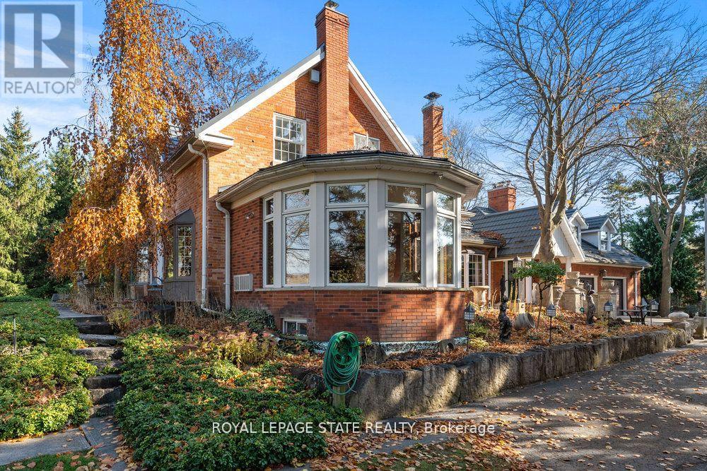 492 Governors Road, Hamilton, Ontario  L9H 5E3 - Photo 16 - X12255466