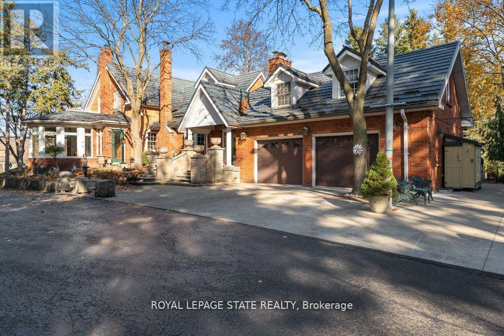 492 Governors Road, Hamilton, Ontario  L9H 5E3 - Photo 17 - X12255466